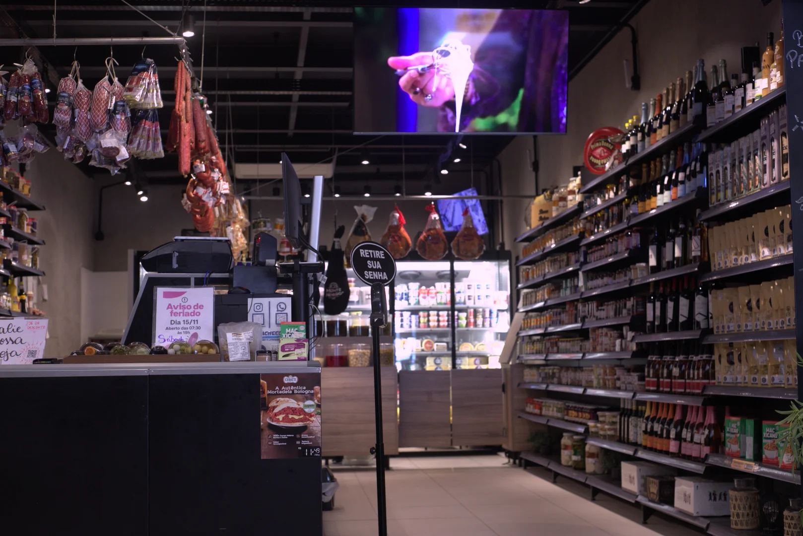 Degustação gratuita de queijos e frios artesanais - Banca Pacheco